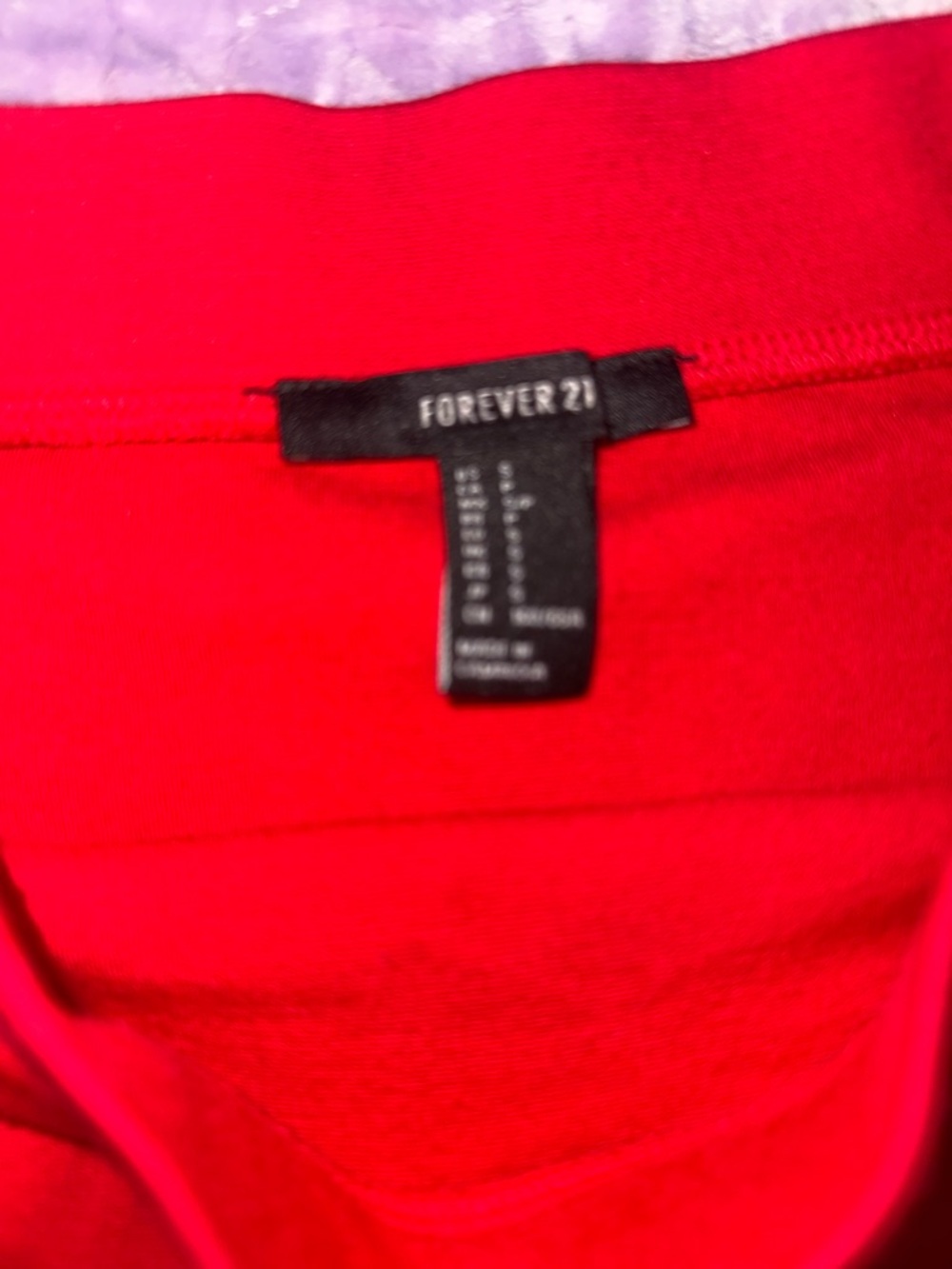 Small clothing bundle!! - Picture 9 of 9